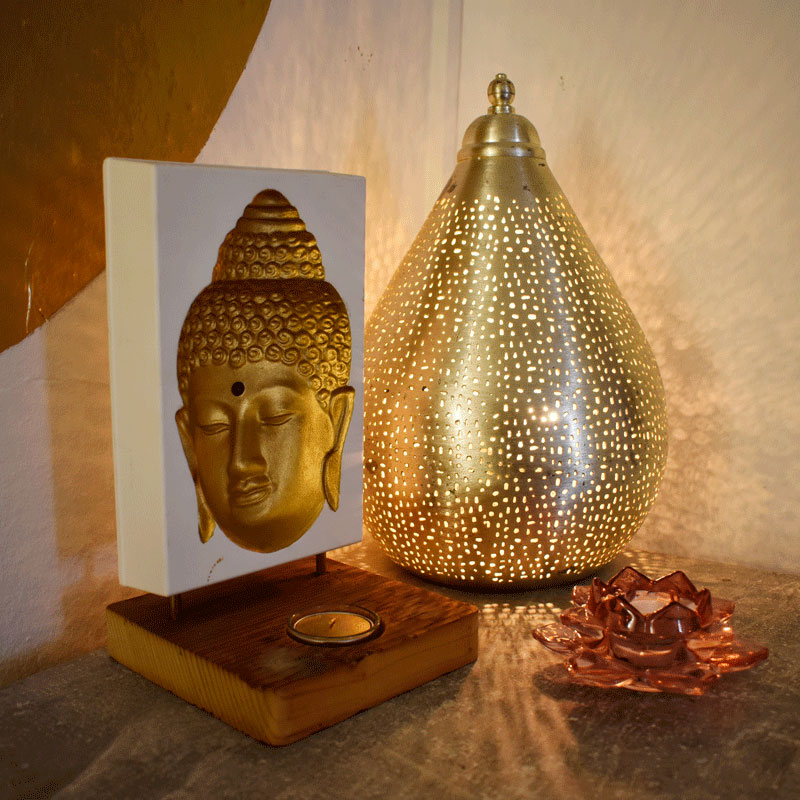 Impressionen aus dem Kosmetikstudio Ambiente mit Laterne und Kerzen